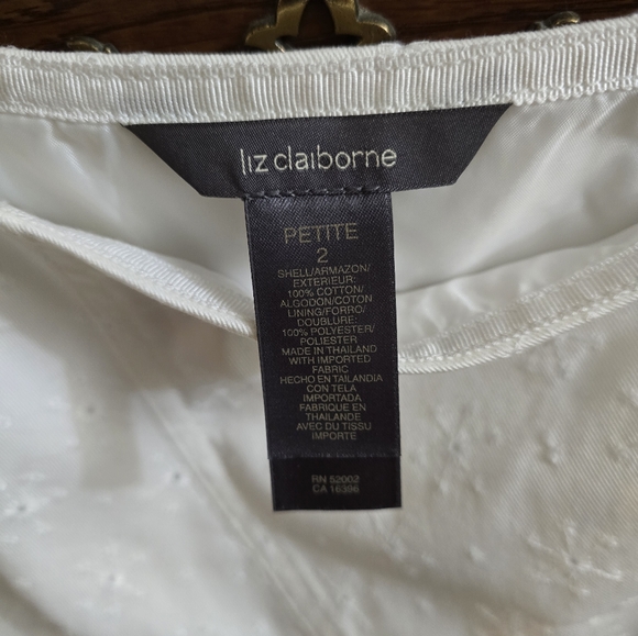 Liz Claiborne petite white eyelet denim skirt. - Picture 3 of 4